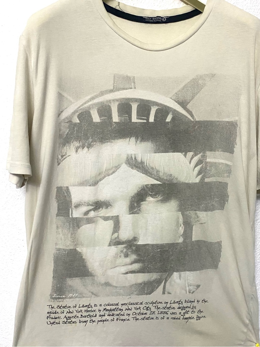 Men's Graphic T-Shirt - Light Beige Statue Print